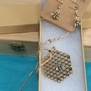 Bee Necklace Earrings Set in Gold Honey NEW 